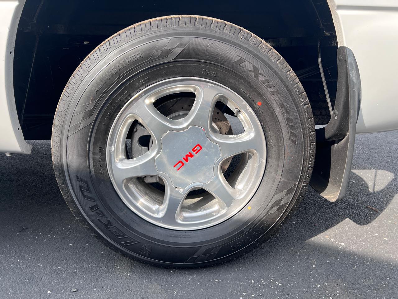 GMC Sierra Denali Crew Cab 143.5" WB 2005