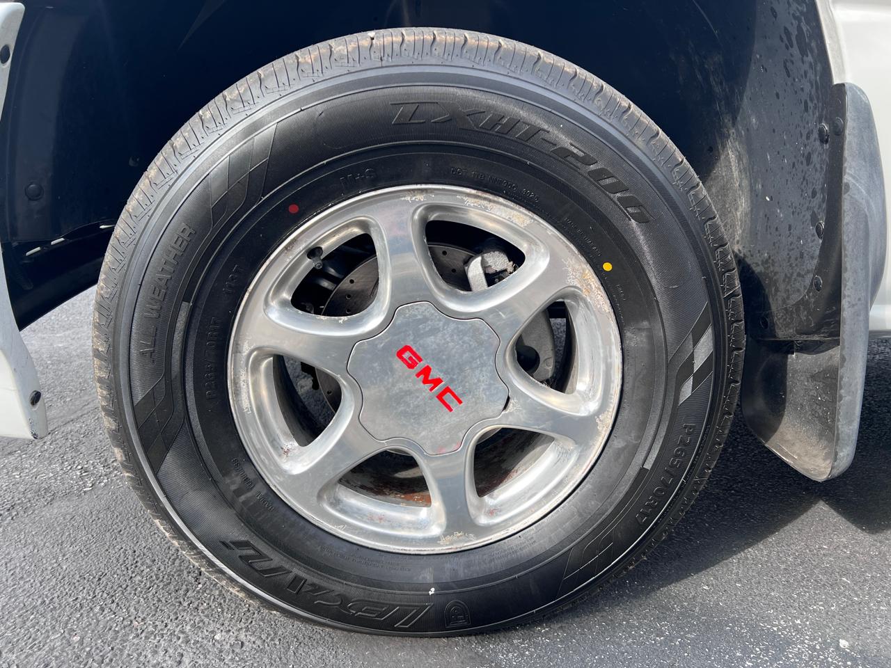 GMC Sierra Denali Crew Cab 143.5" WB 2005