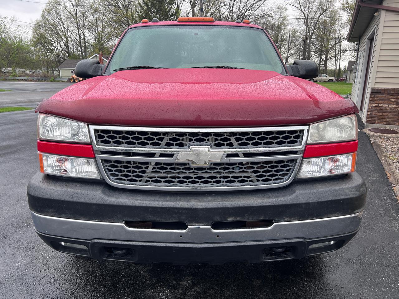Chevrolet Silverado 2500HD Crew Cab 153" WB 4WD LT 2005
