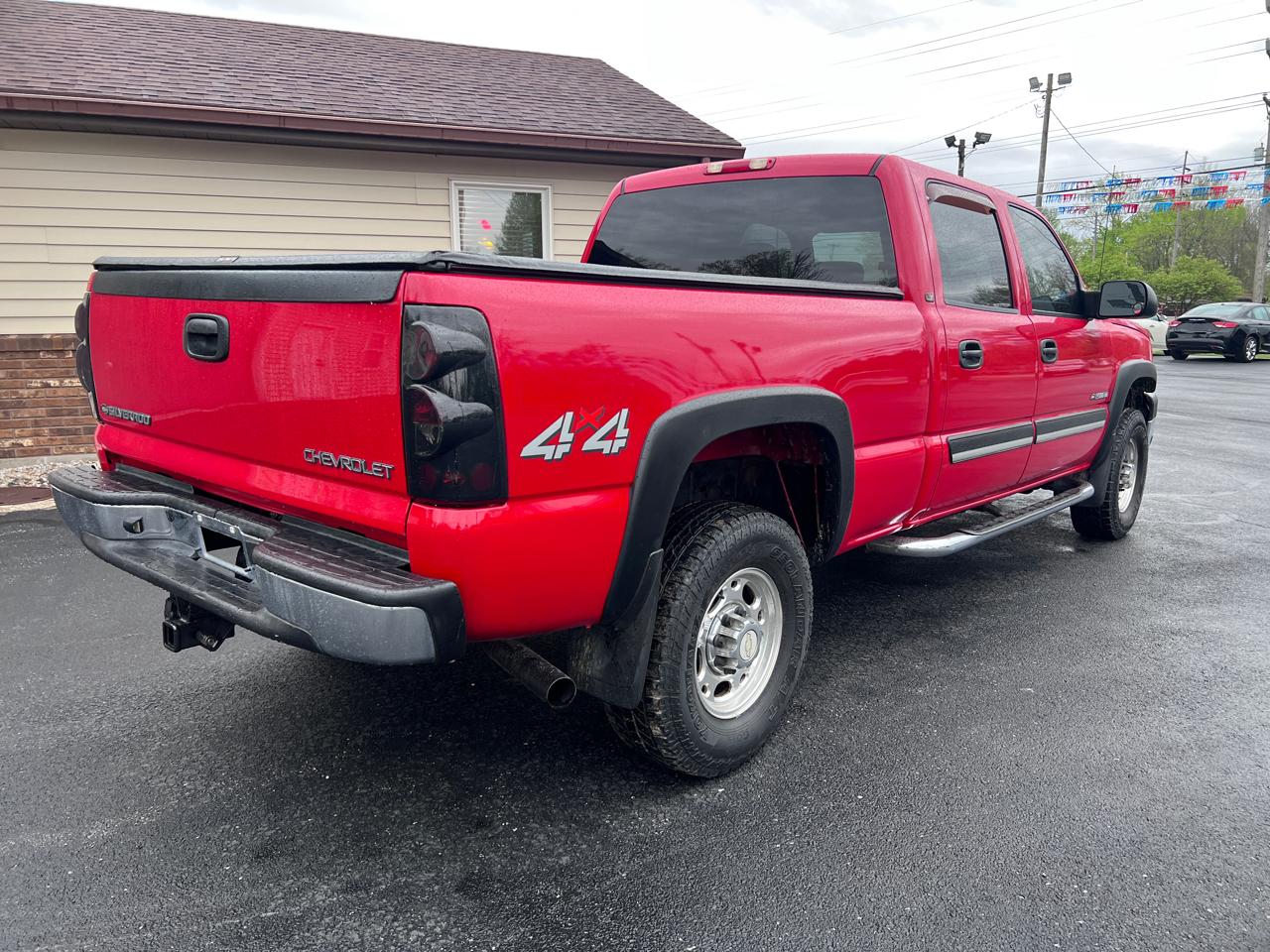 Chevrolet Silverado 2500HD Crew Cab 153" WB 4WD LT 2005