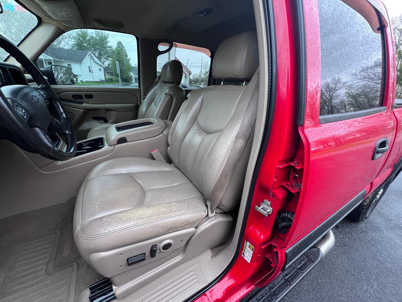 Chevrolet Silverado 2500HD Crew Cab 153" WB 4WD LT 2005