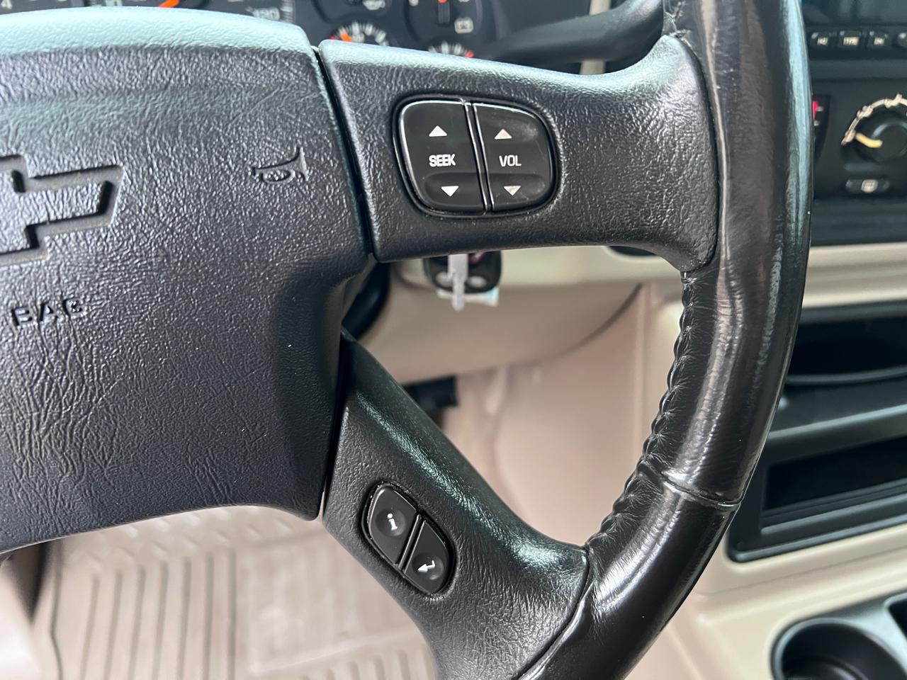 Chevrolet Silverado 2500HD Crew Cab 153" WB 4WD LT 2005