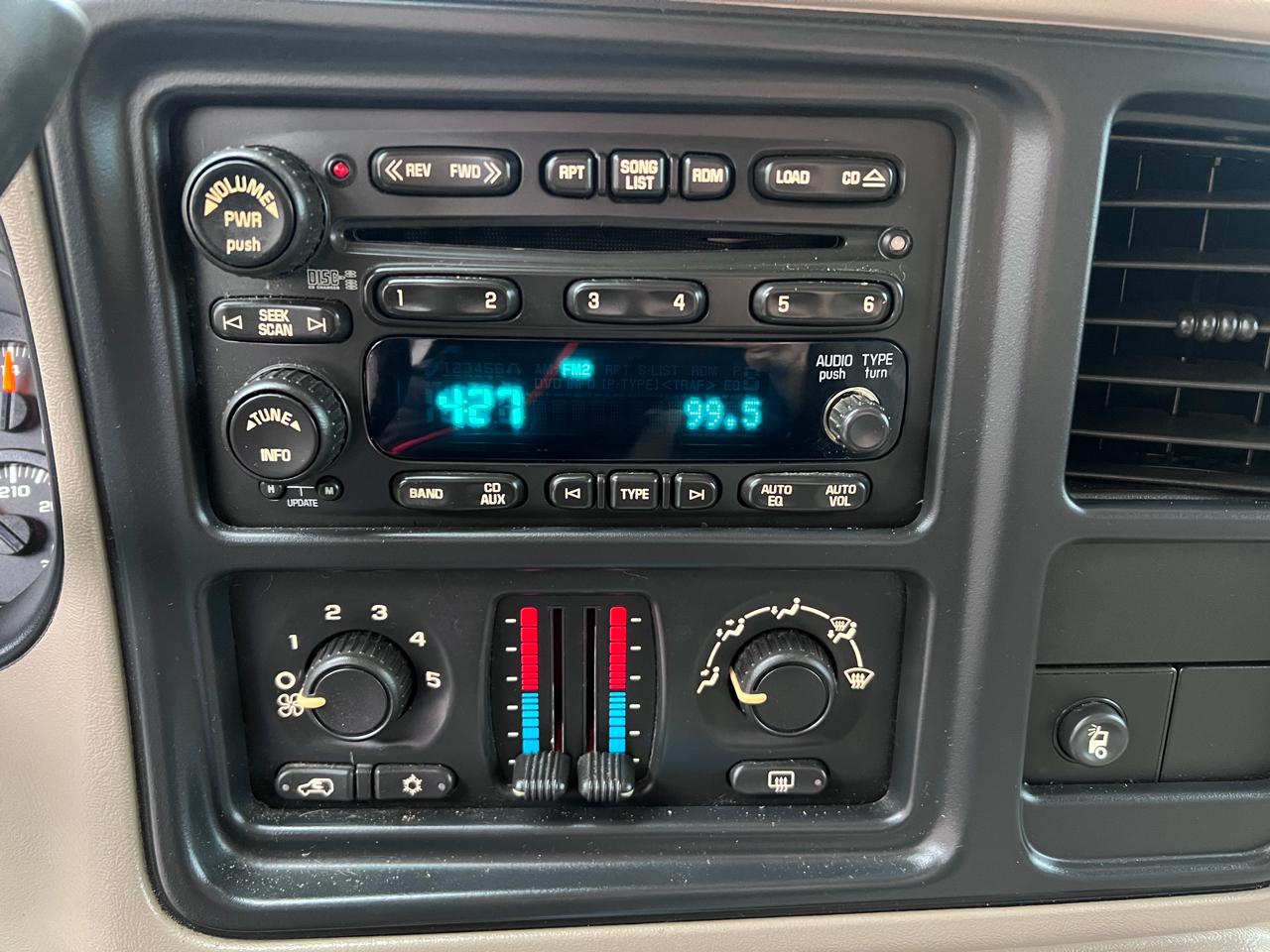 Chevrolet Silverado 2500HD Crew Cab 153" WB 4WD LT 2005