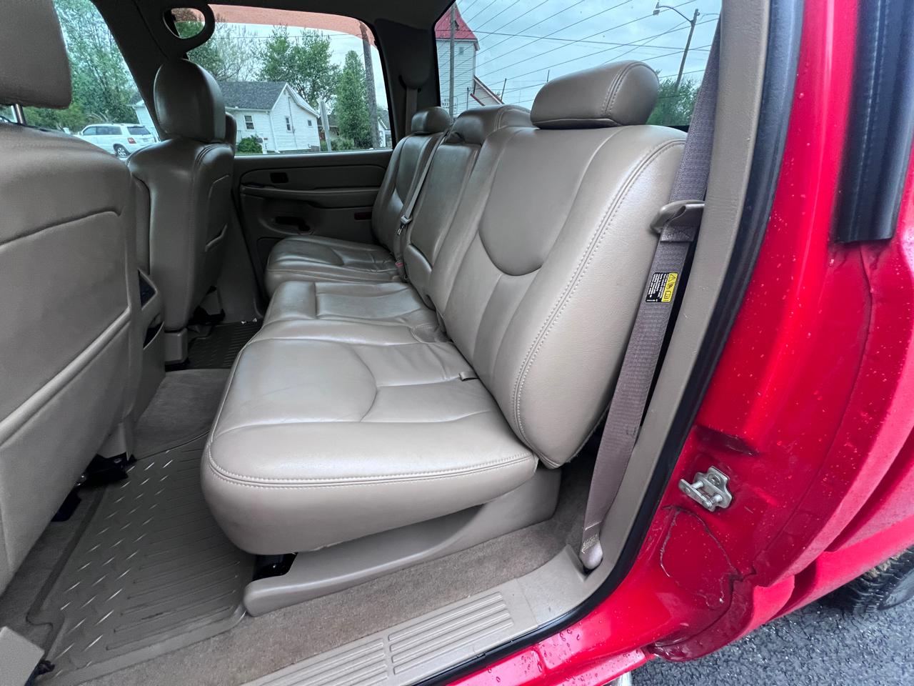 Chevrolet Silverado 2500HD Crew Cab 153" WB 4WD LT 2005