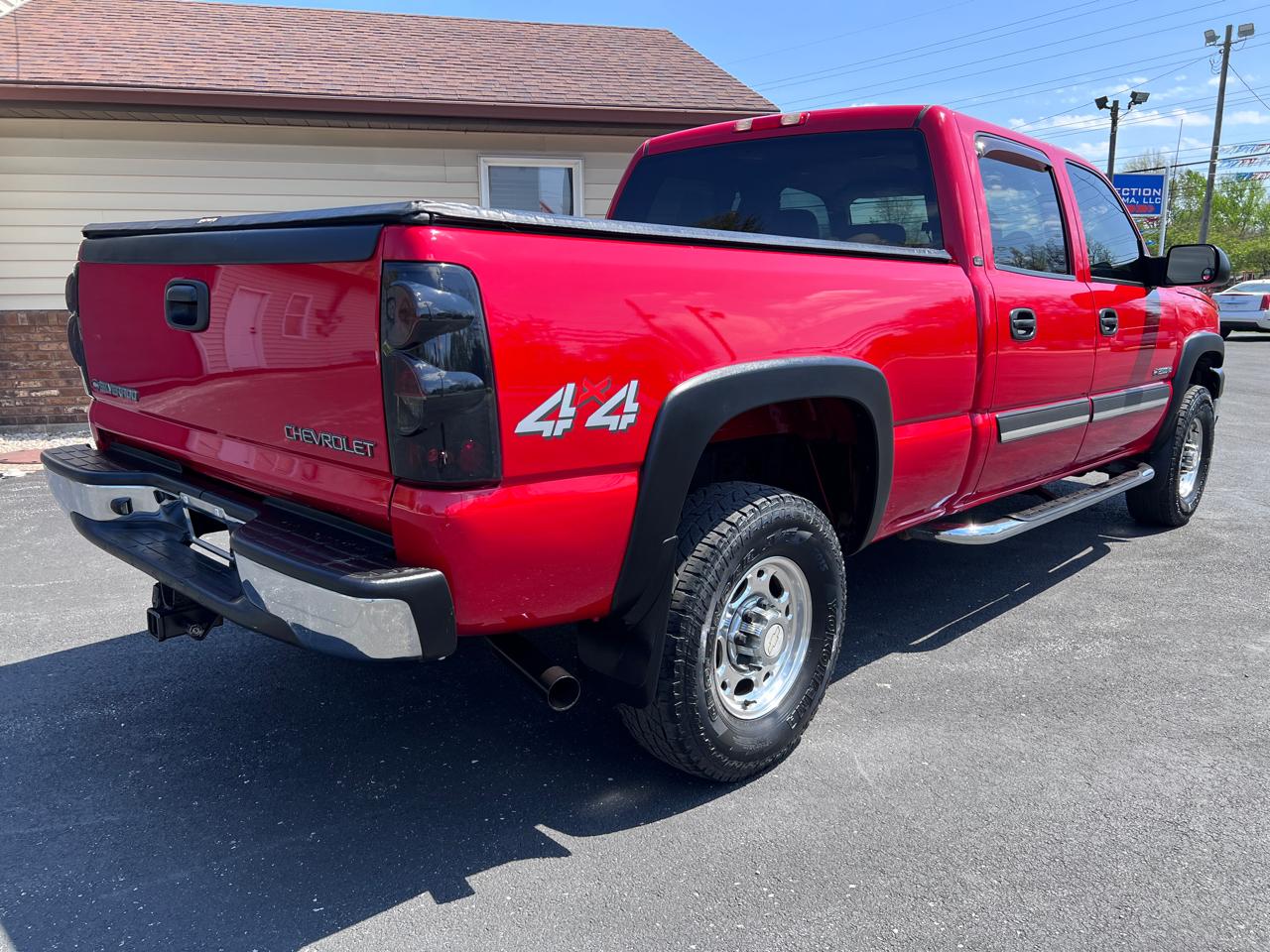 Chevrolet Silverado 2500HD Crew Cab 153" WB 4WD LT 2005
