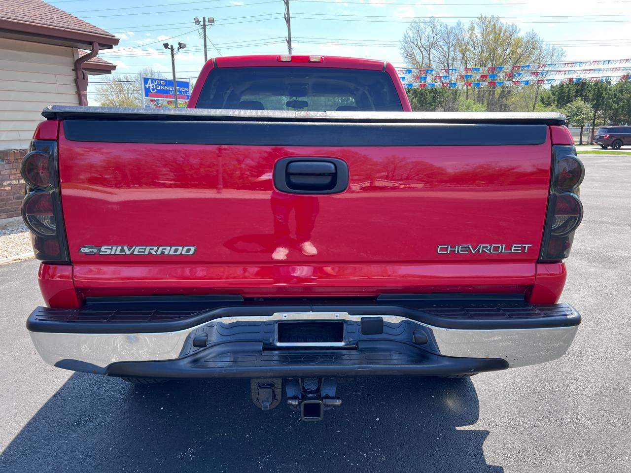 Chevrolet Silverado 2500HD Crew Cab 153" WB 4WD LT 2005