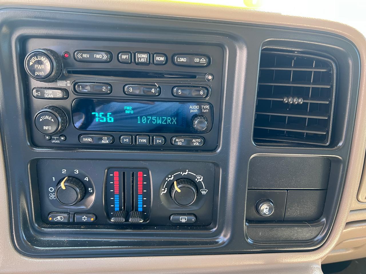 Chevrolet Silverado 2500HD Crew Cab 153" WB 4WD LT 2005
