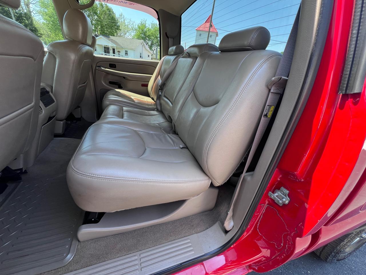 Chevrolet Silverado 2500HD Crew Cab 153" WB 4WD LT 2005