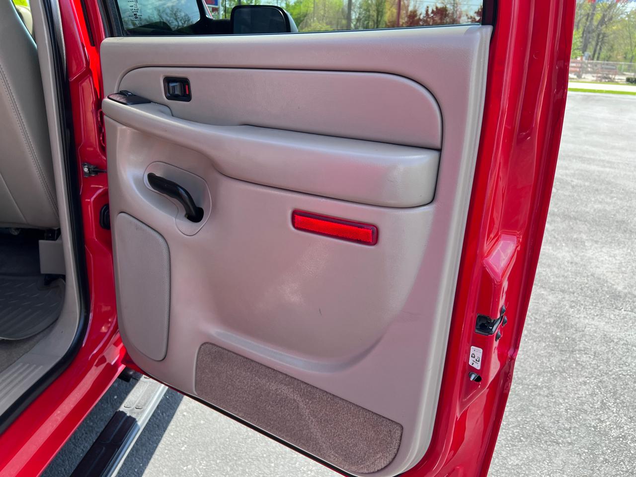 Chevrolet Silverado 2500HD Crew Cab 153" WB 4WD LT 2005