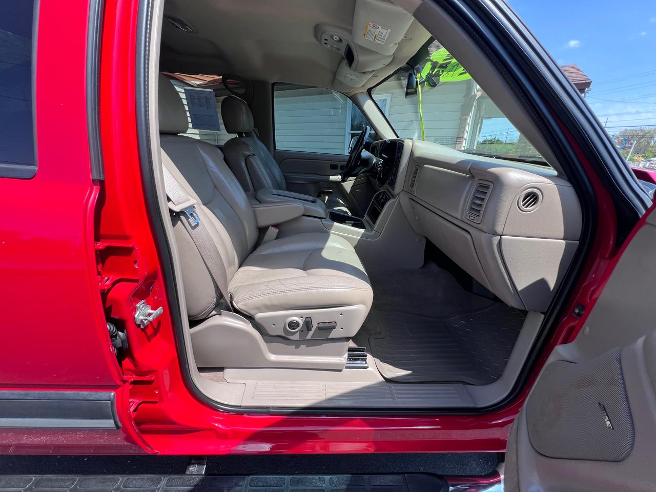 Chevrolet Silverado 2500HD Crew Cab 153" WB 4WD LT 2005