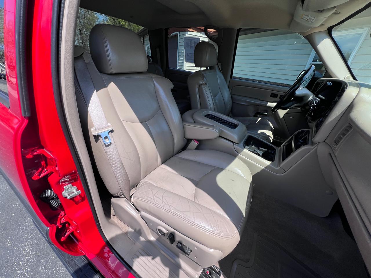Chevrolet Silverado 2500HD Crew Cab 153" WB 4WD LT 2005