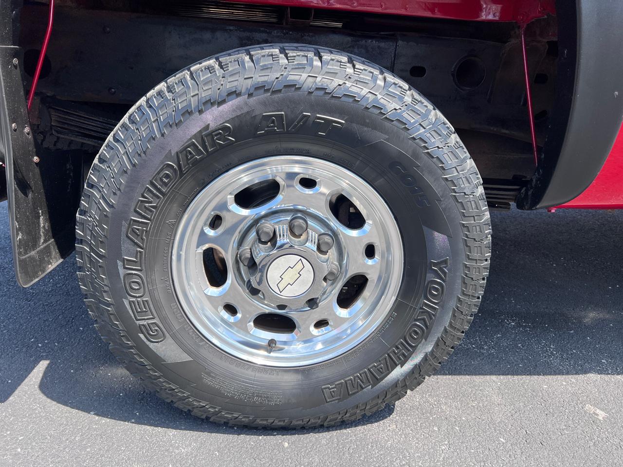 Chevrolet Silverado 2500HD Crew Cab 153" WB 4WD LT 2005