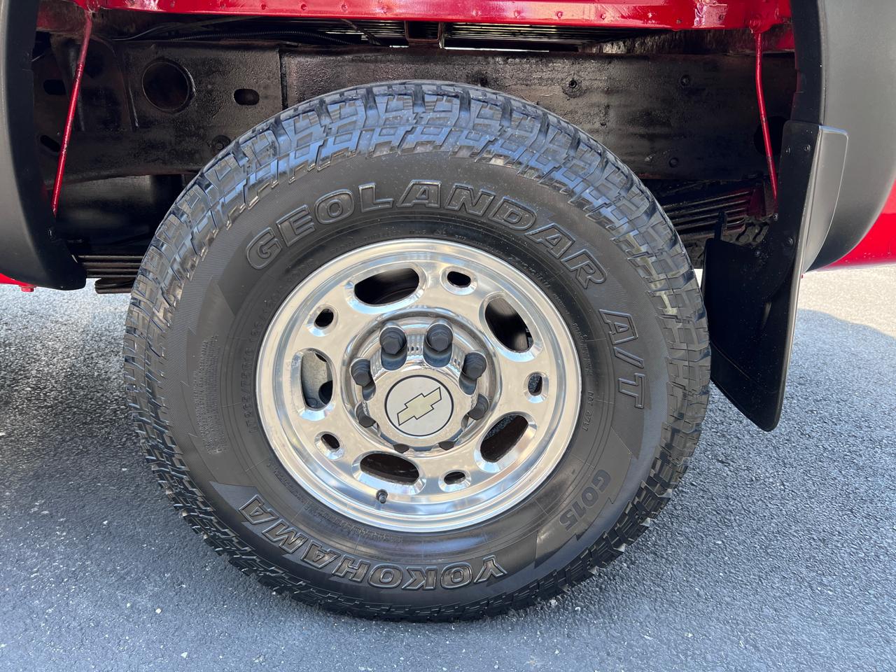 Chevrolet Silverado 2500HD Crew Cab 153" WB 4WD LT 2005