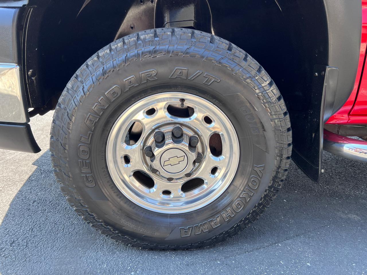 Chevrolet Silverado 2500HD Crew Cab 153" WB 4WD LT 2005