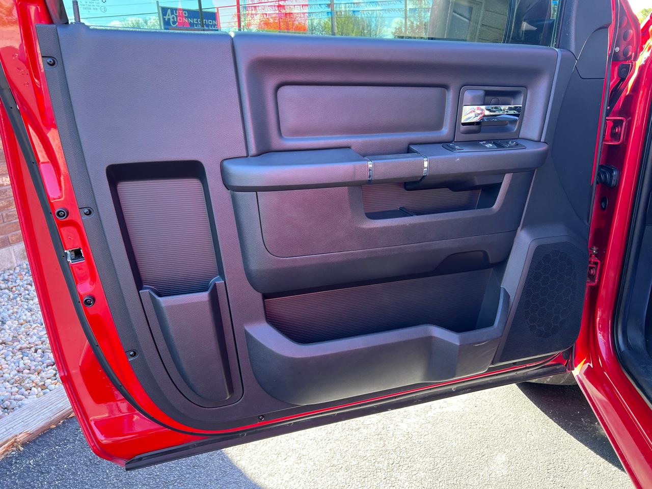 RAM 1500 2WD Reg Cab 120.5" Sport/R/T 2012