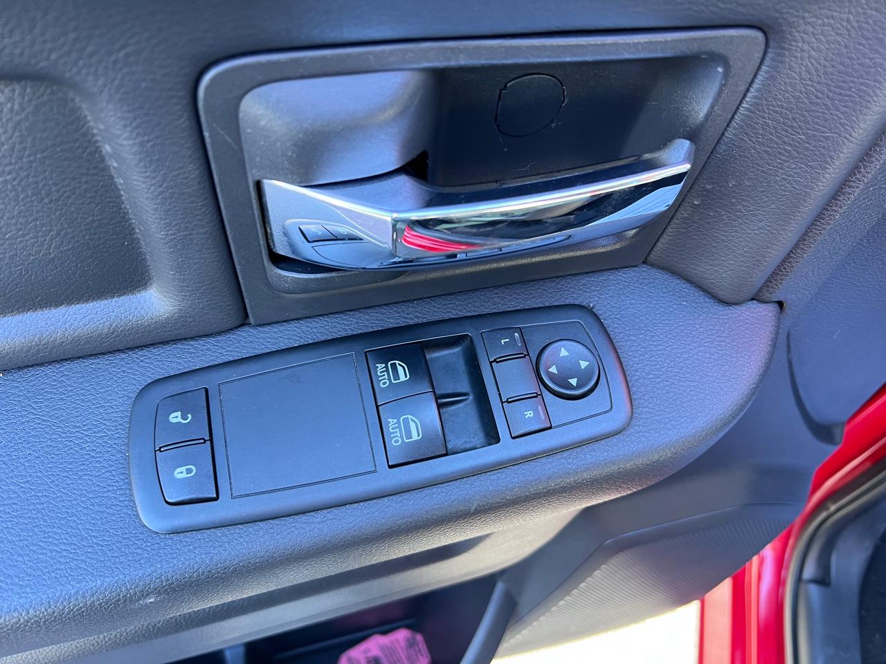 RAM 1500 2WD Reg Cab 120.5" Sport/R/T 2012