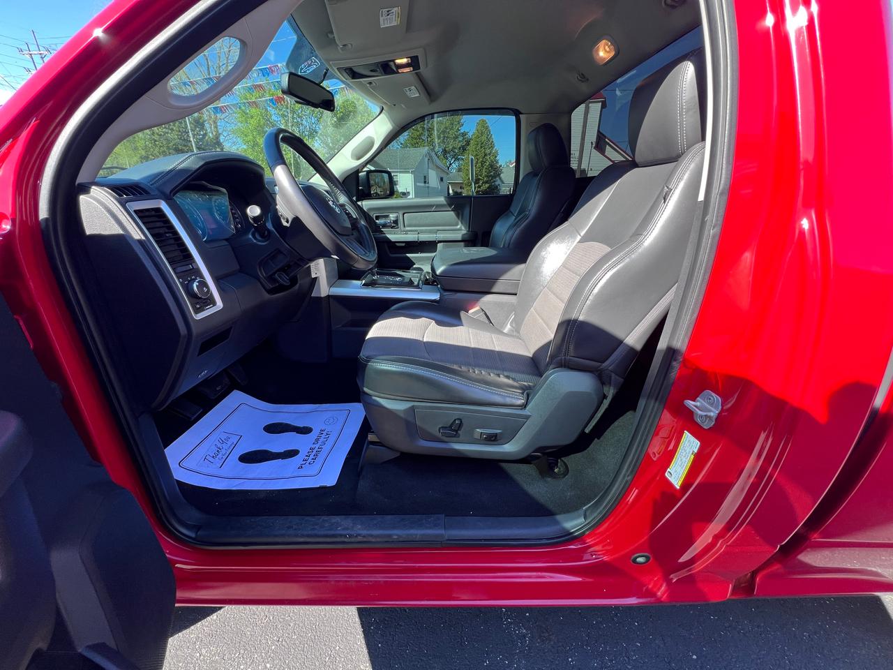 RAM 1500 2WD Reg Cab 120.5" Sport/R/T 2012