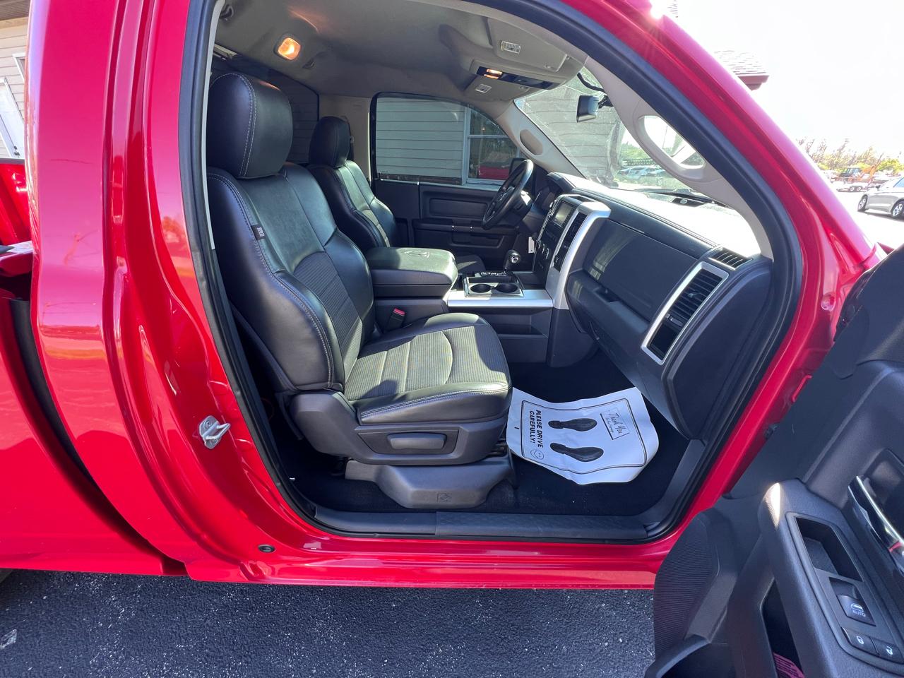 RAM 1500 2WD Reg Cab 120.5" Sport/R/T 2012