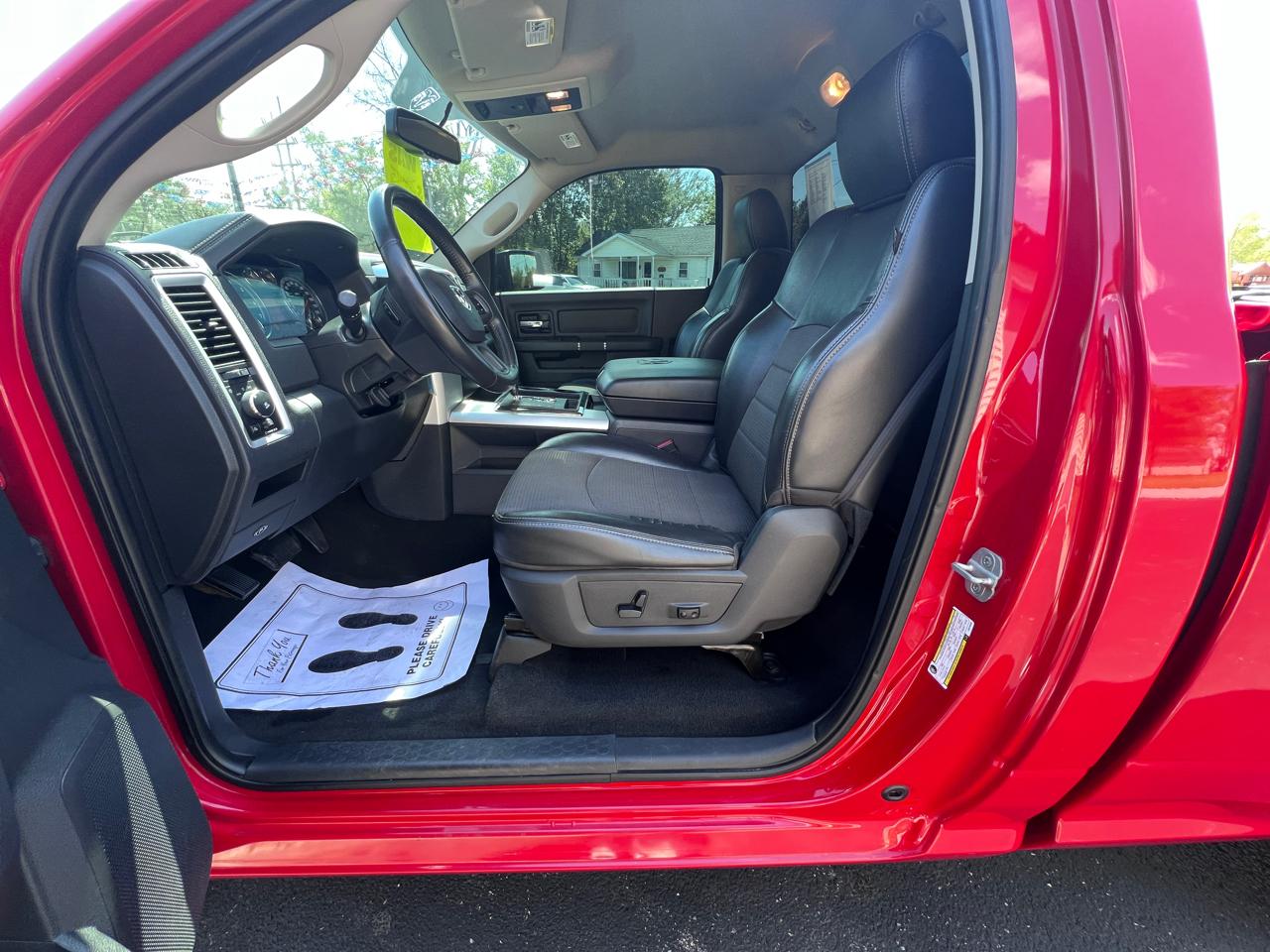 RAM 1500 2WD Reg Cab 120.5" Sport/R/T 2012