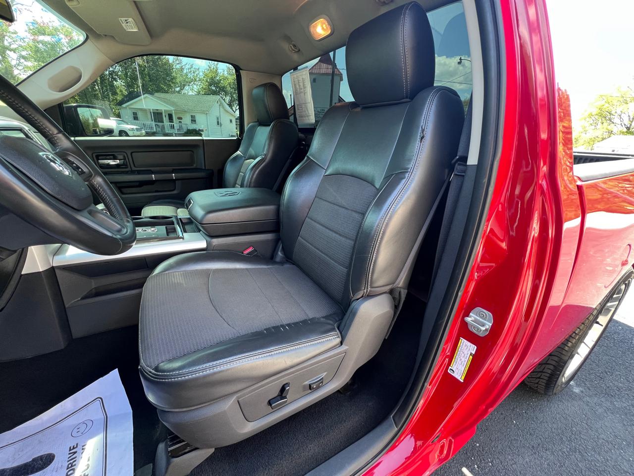 RAM 1500 2WD Reg Cab 120.5" Sport/R/T 2012