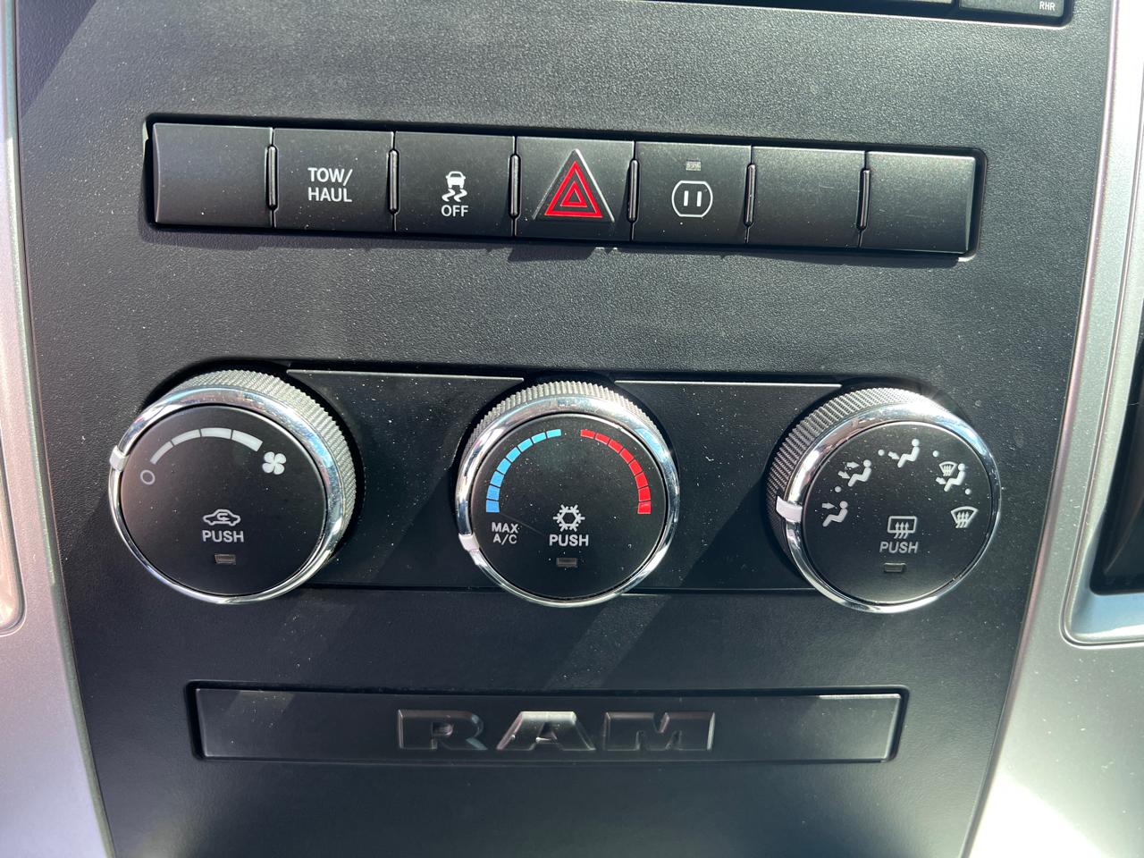 RAM 1500 2WD Reg Cab 120.5" Sport/R/T 2012