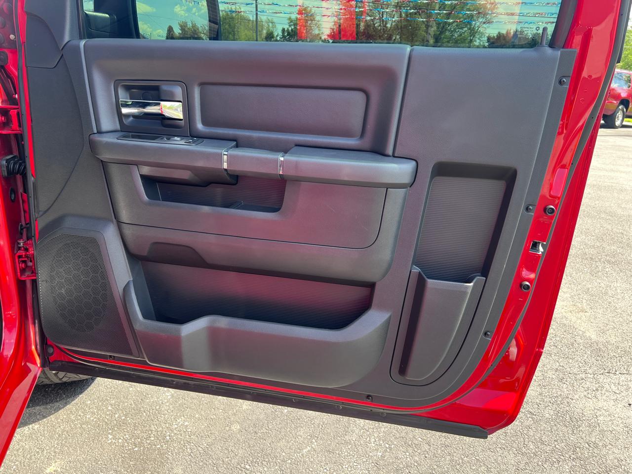 RAM 1500 2WD Reg Cab 120.5" Sport/R/T 2012