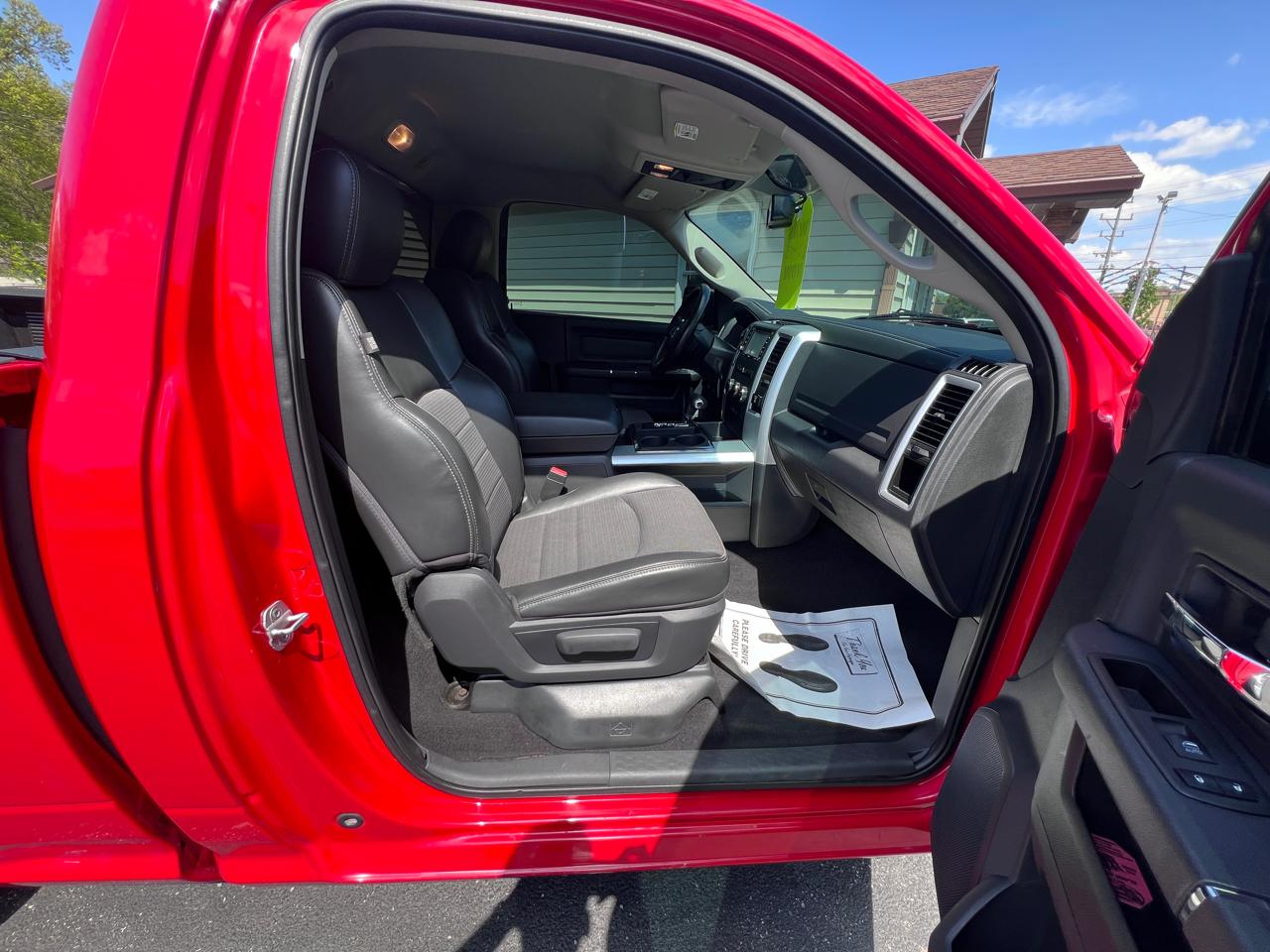 RAM 1500 2WD Reg Cab 120.5" Sport/R/T 2012