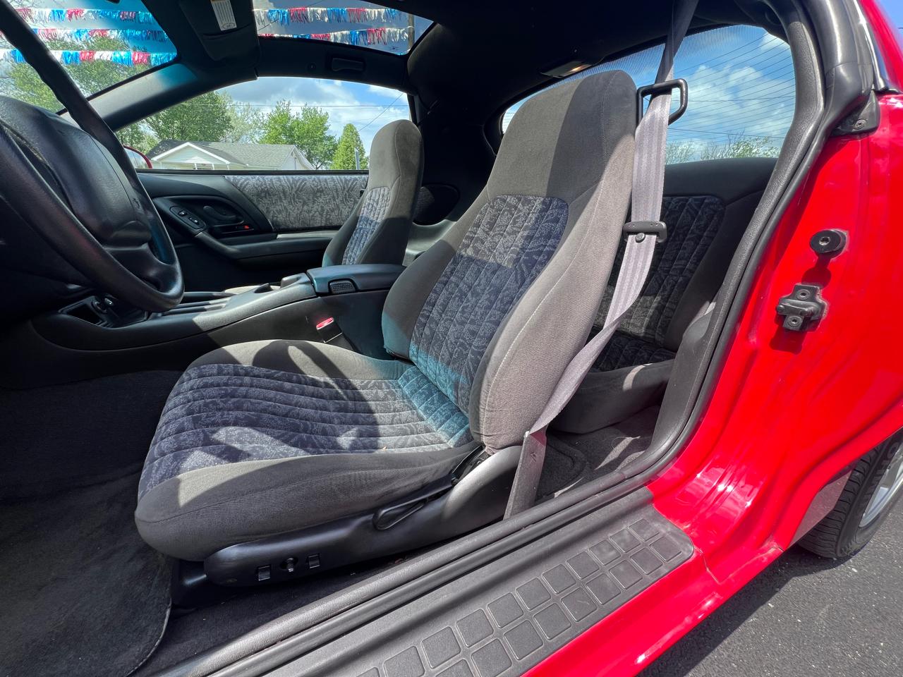 Chevrolet Camaro 2dr Cpe 2001