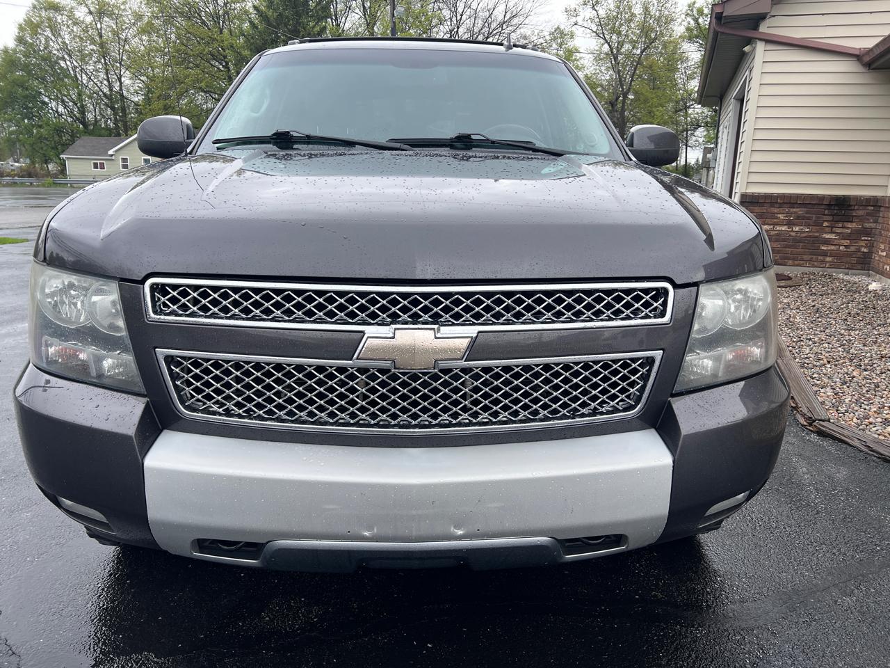 Chevrolet Avalanche 4WD Crew Cab LT 2010