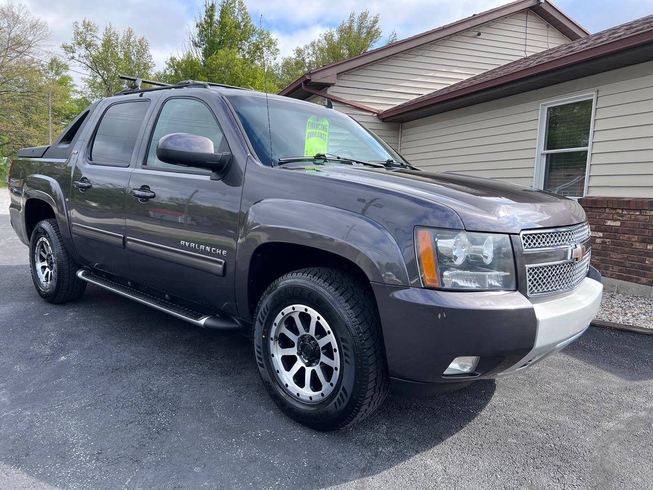 Chevrolet Avalanche 4WD Crew Cab LT 2010