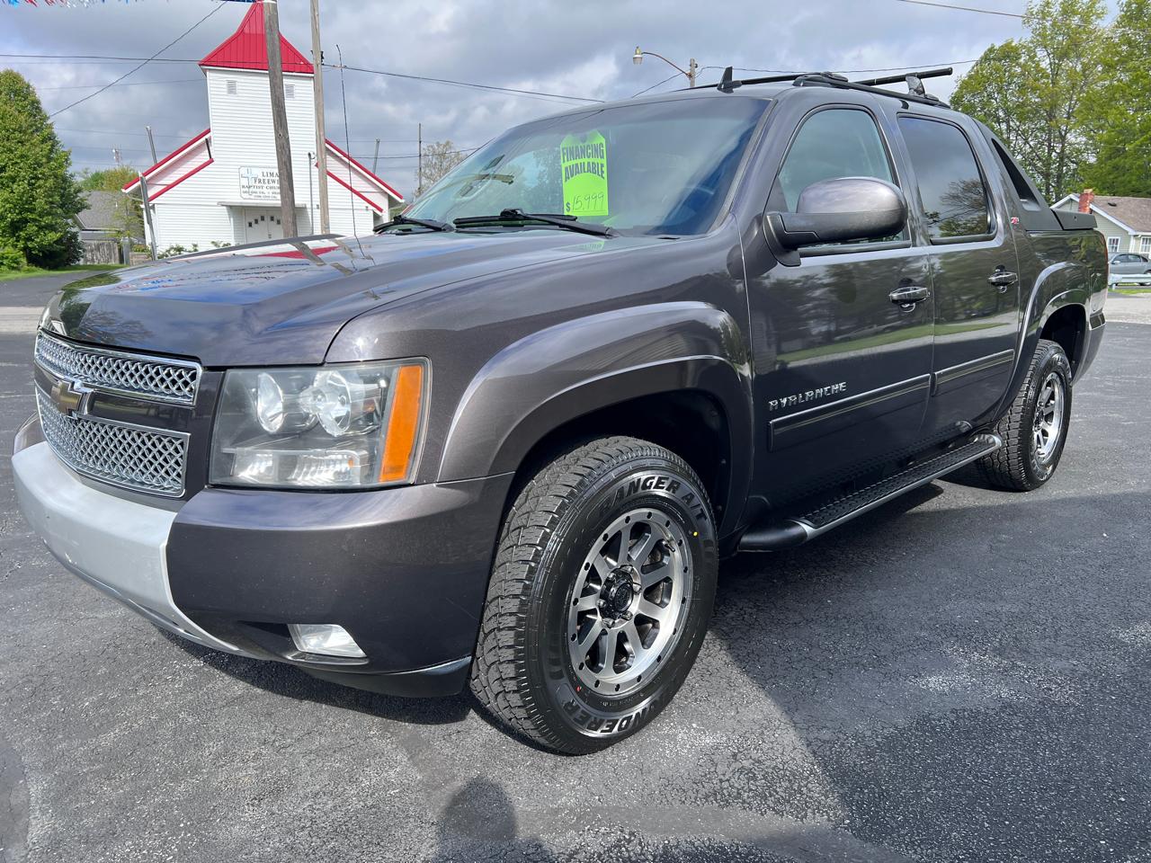 Chevrolet Avalanche 4WD Crew Cab LT 2010