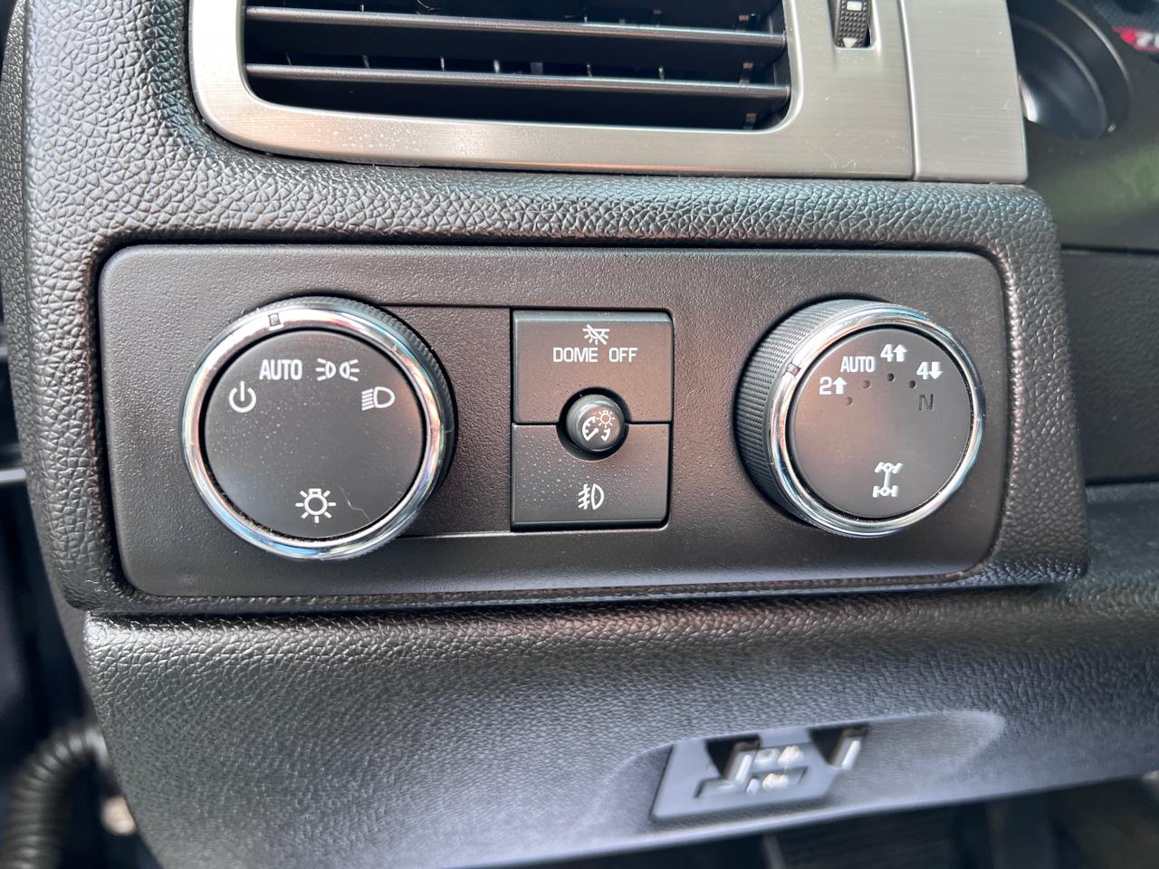 Chevrolet Avalanche 4WD Crew Cab LT 2010