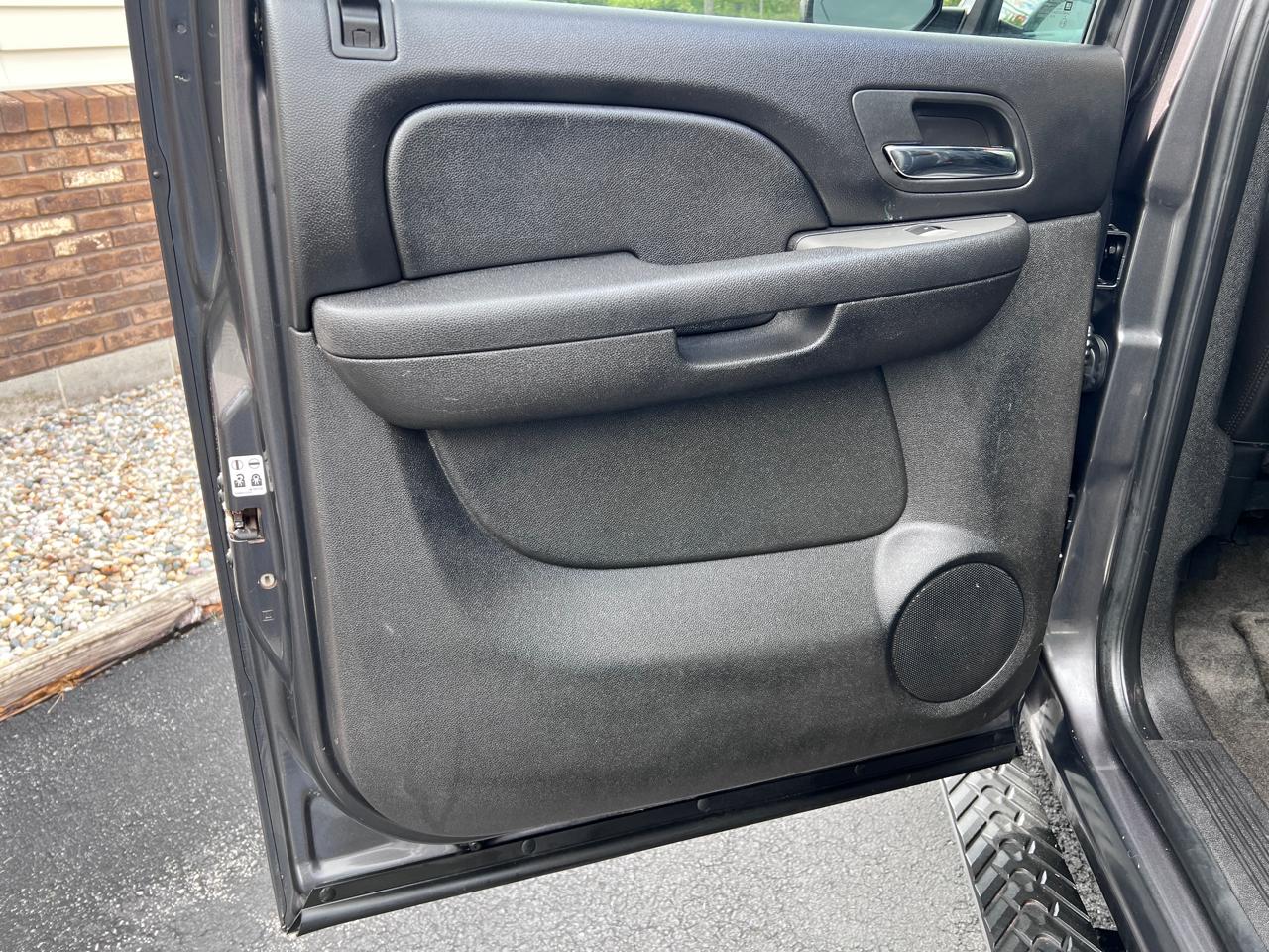 Chevrolet Avalanche 4WD Crew Cab LT 2010