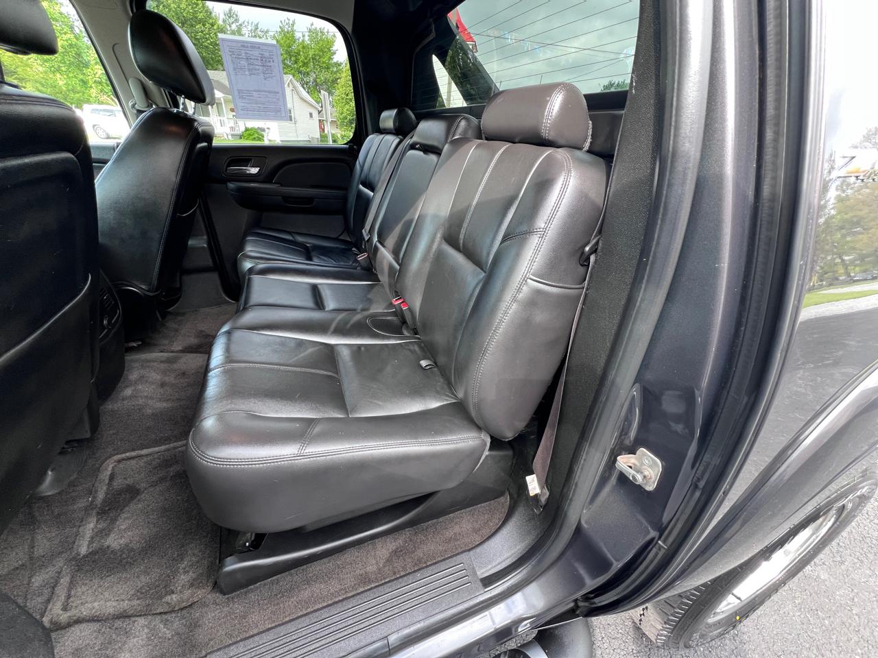 Chevrolet Avalanche 4WD Crew Cab LT 2010