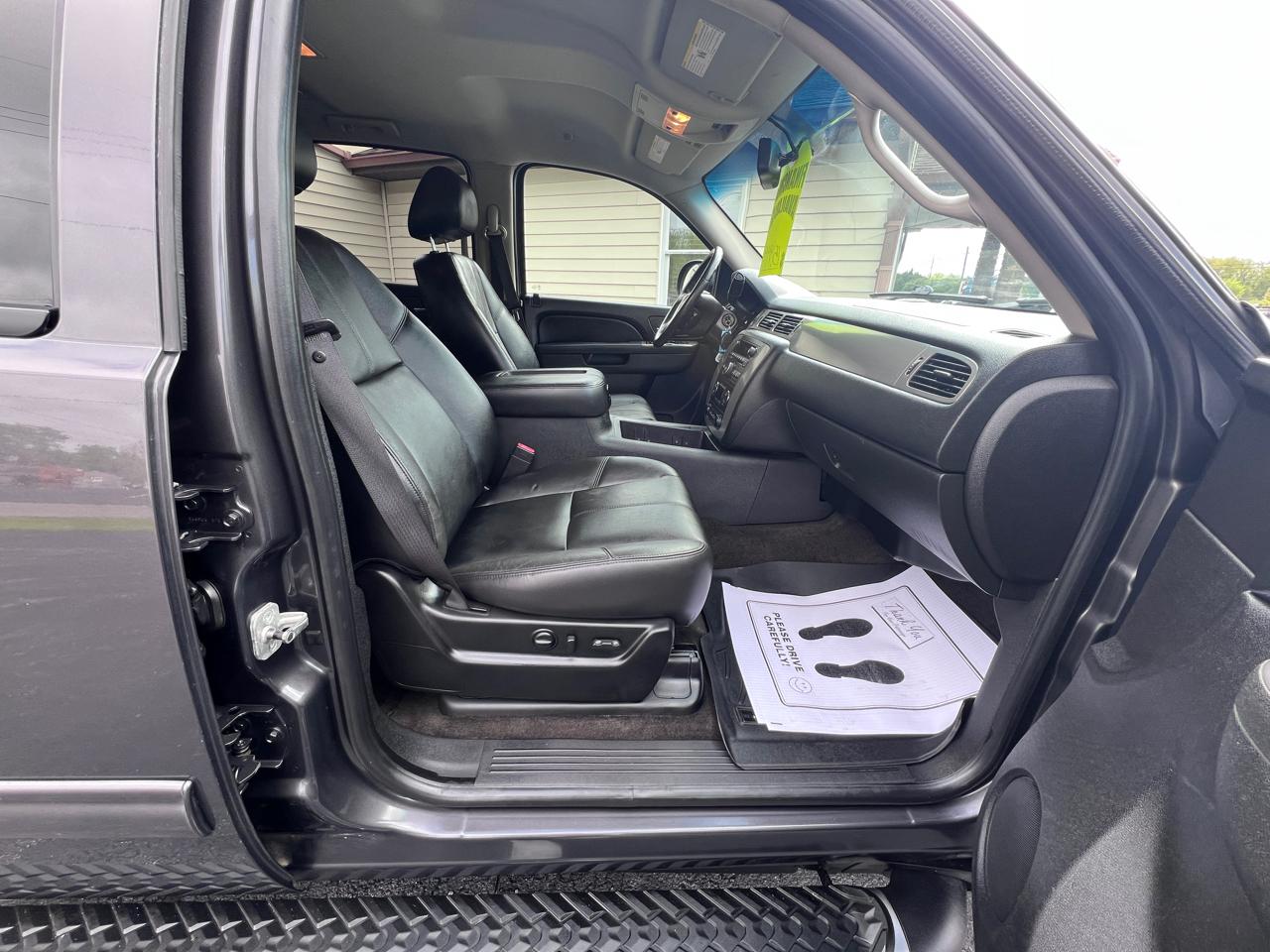 Chevrolet Avalanche 4WD Crew Cab LT 2010