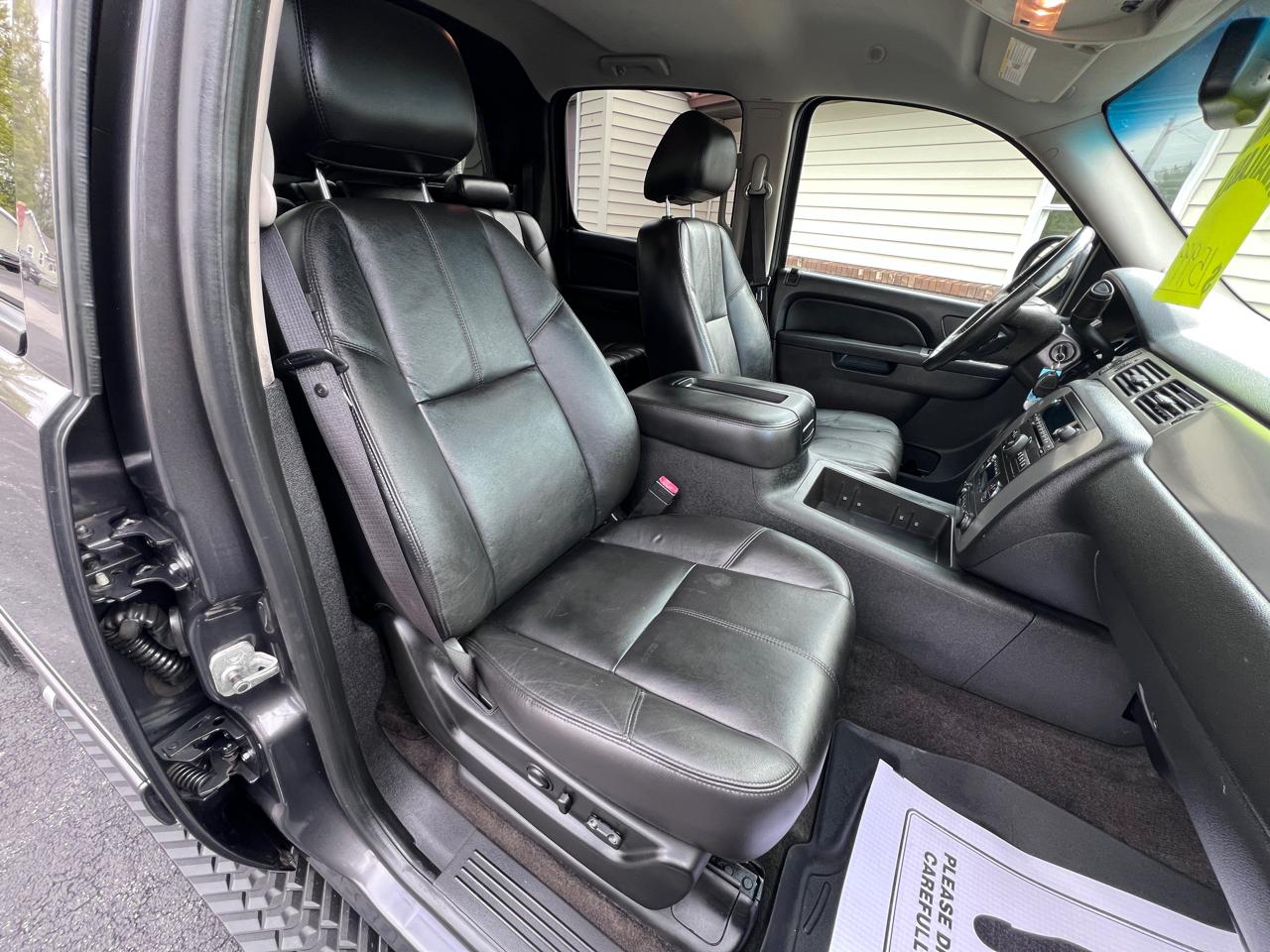 Chevrolet Avalanche 4WD Crew Cab LT 2010