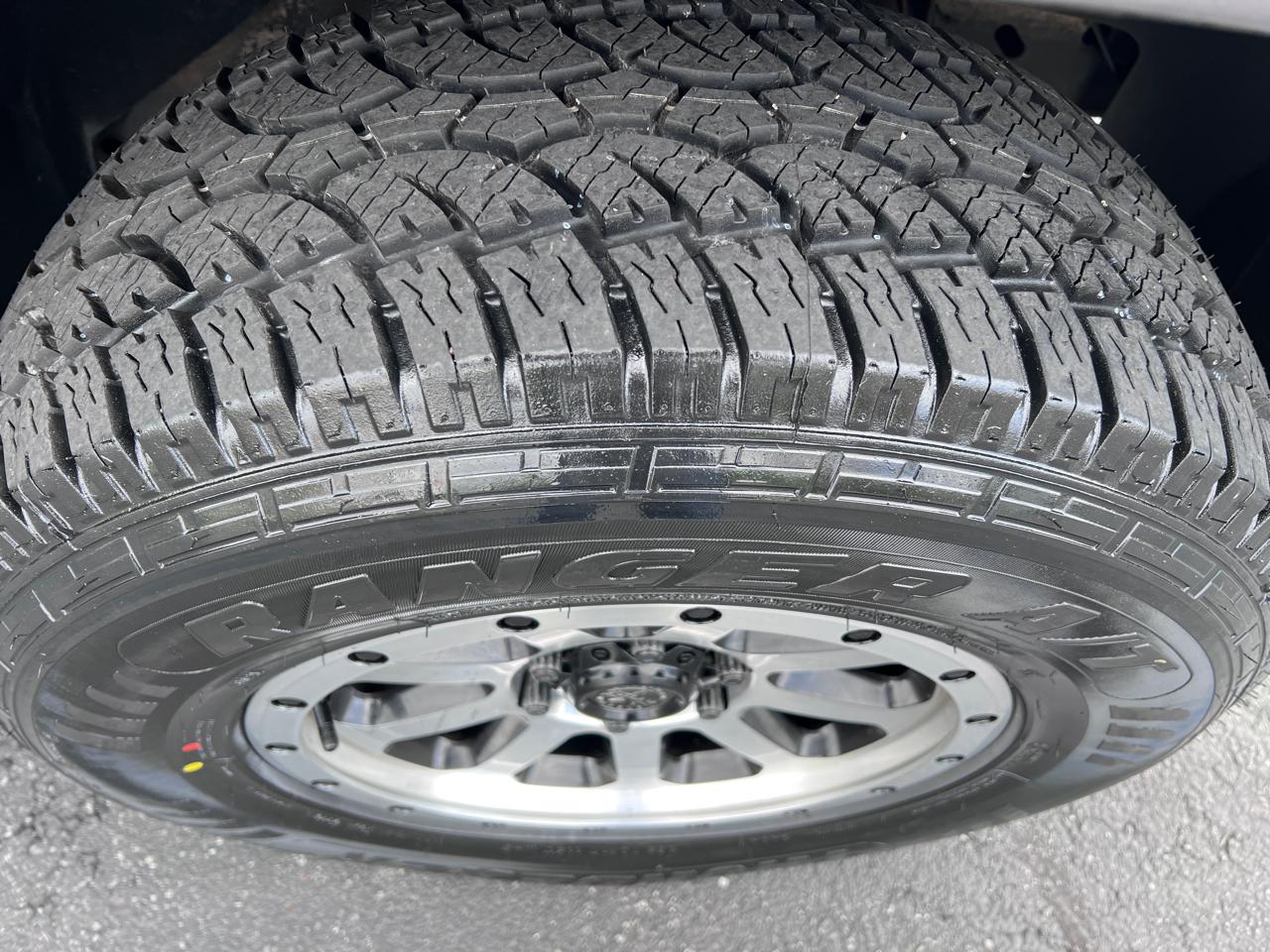 Chevrolet Avalanche 4WD Crew Cab LT 2010