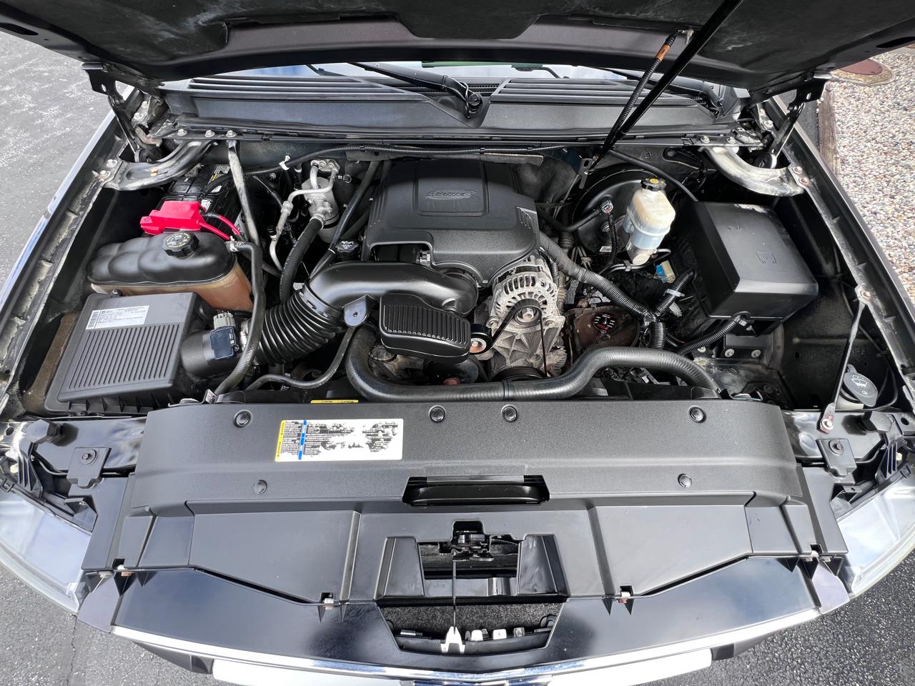 Chevrolet Avalanche 4WD Crew Cab LT 2010