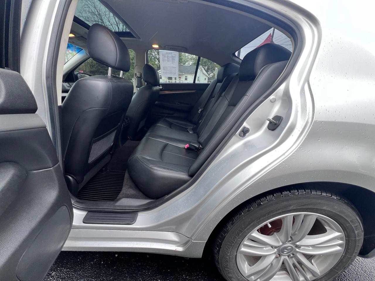Infiniti G37 Sedan 4dr x AWD 2012