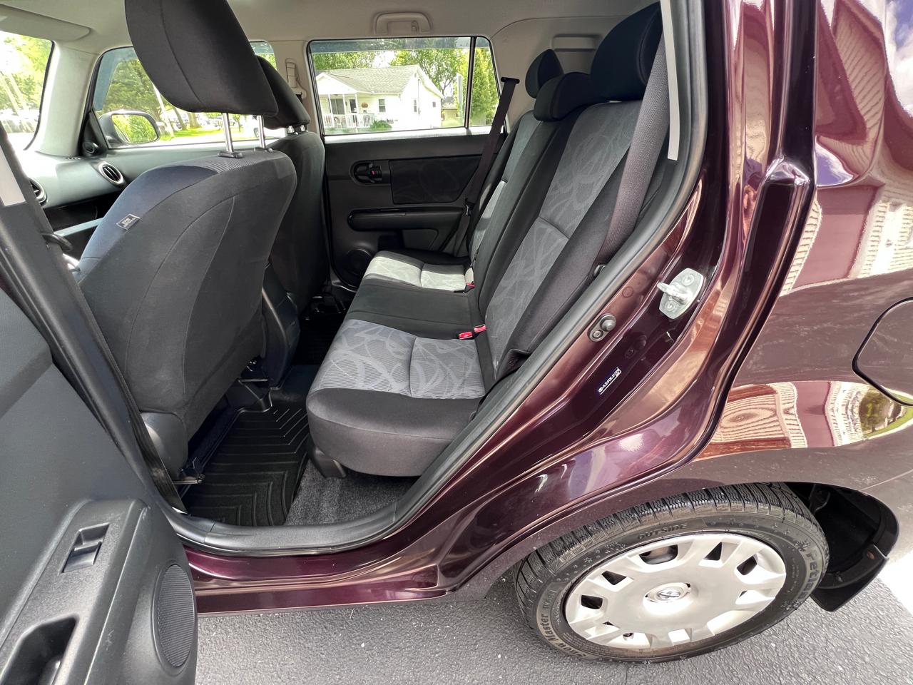 Scion xB 5dr Wgn Auto (Natl) 2012