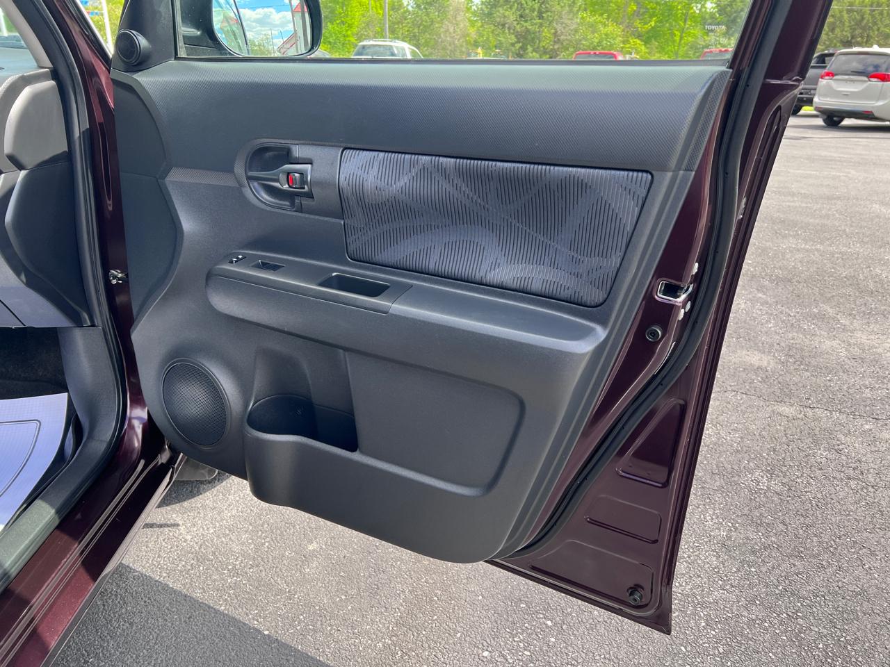 Scion xB 5dr Wgn Auto (Natl) 2012