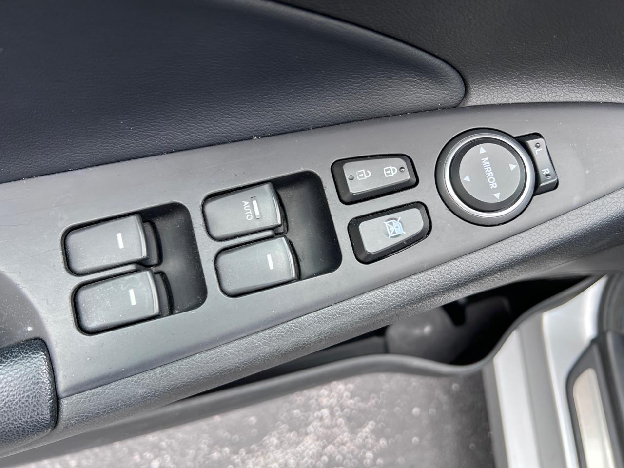 Hyundai Sonata 4dr Sdn 2.0T Auto Limited 2012