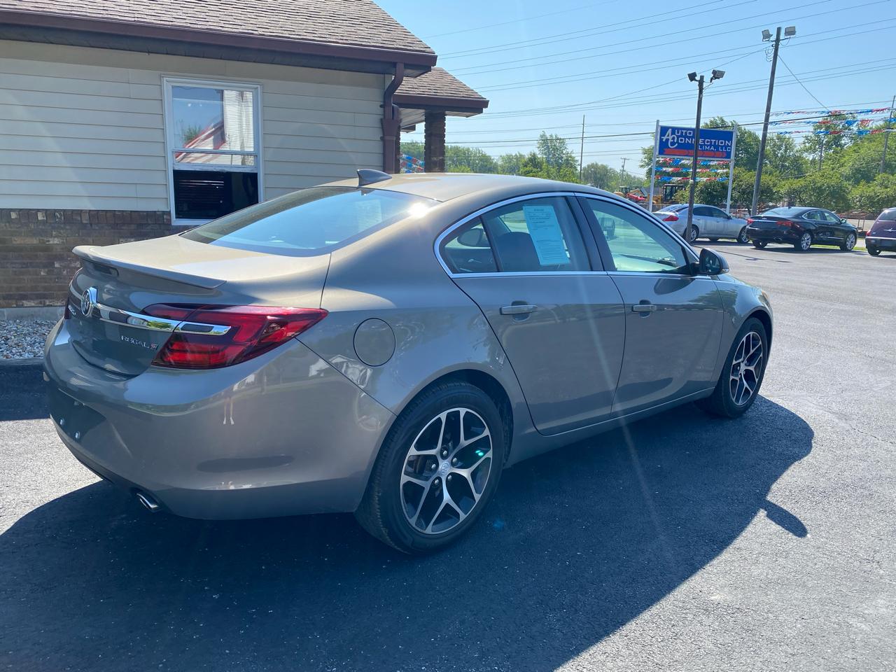 Buick Regal 4dr Sdn Sport Touring FWD 2017