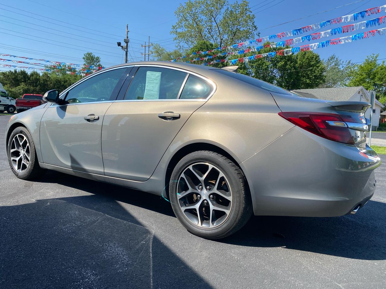 Buick Regal 4dr Sdn Sport Touring FWD 2017