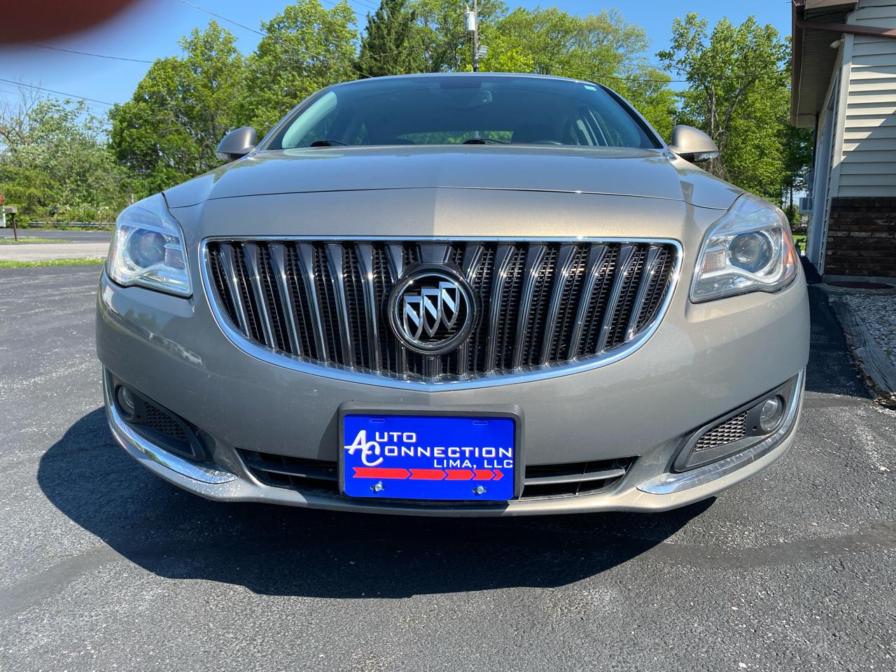Buick Regal 4dr Sdn Sport Touring FWD 2017