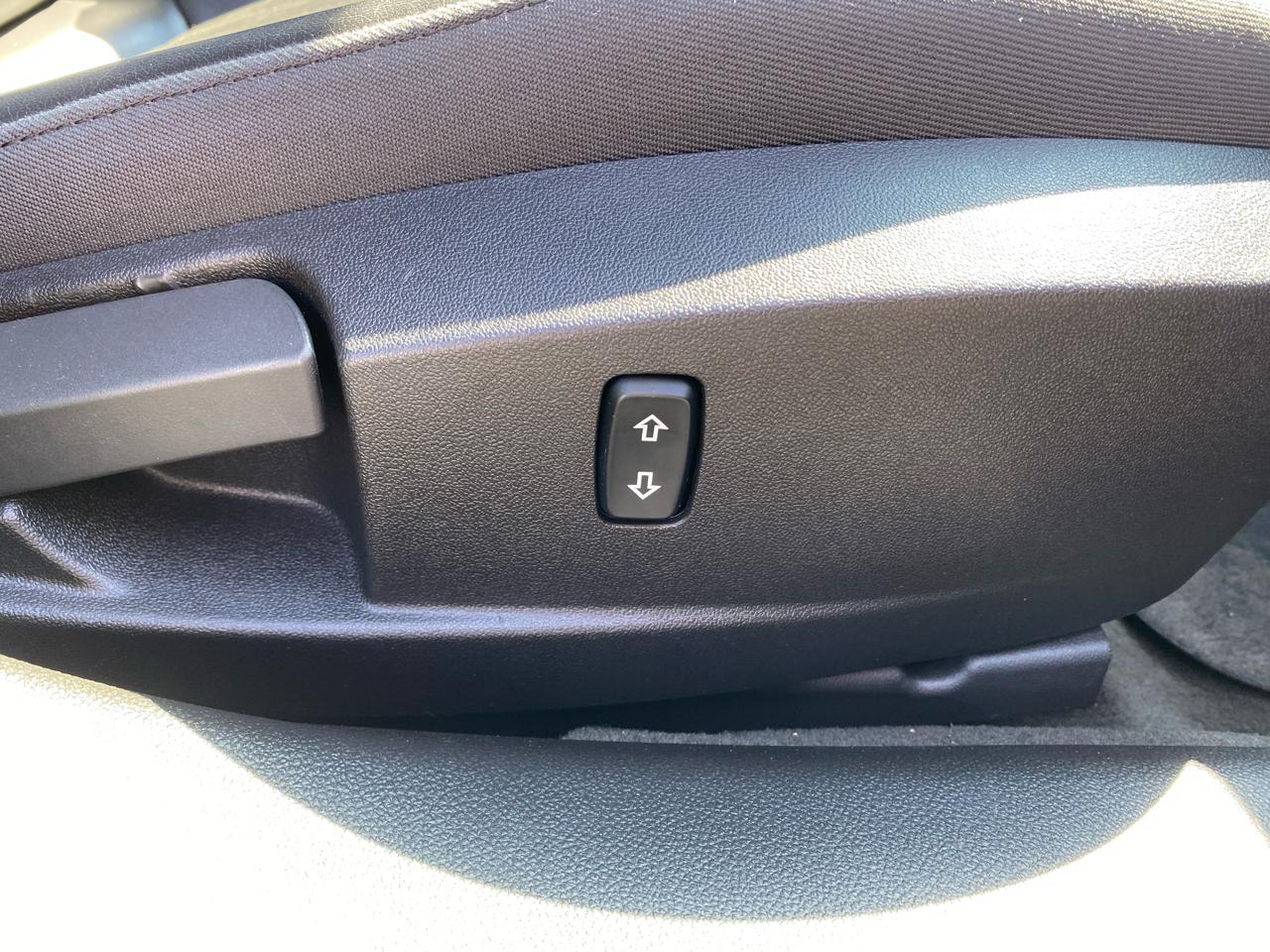 Buick Regal 4dr Sdn Sport Touring FWD 2017