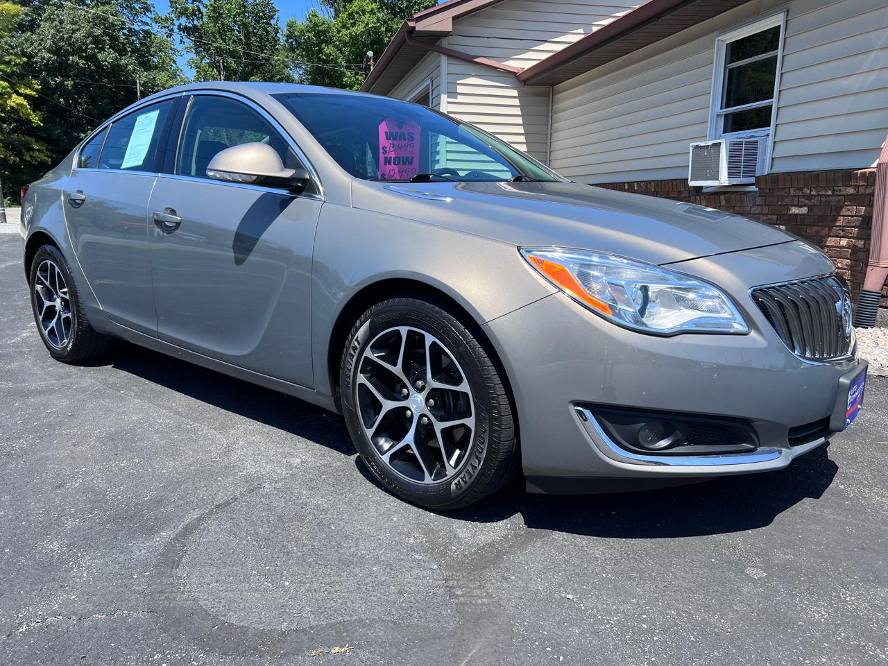 Buick Regal 4dr Sdn Sport Touring FWD 2017
