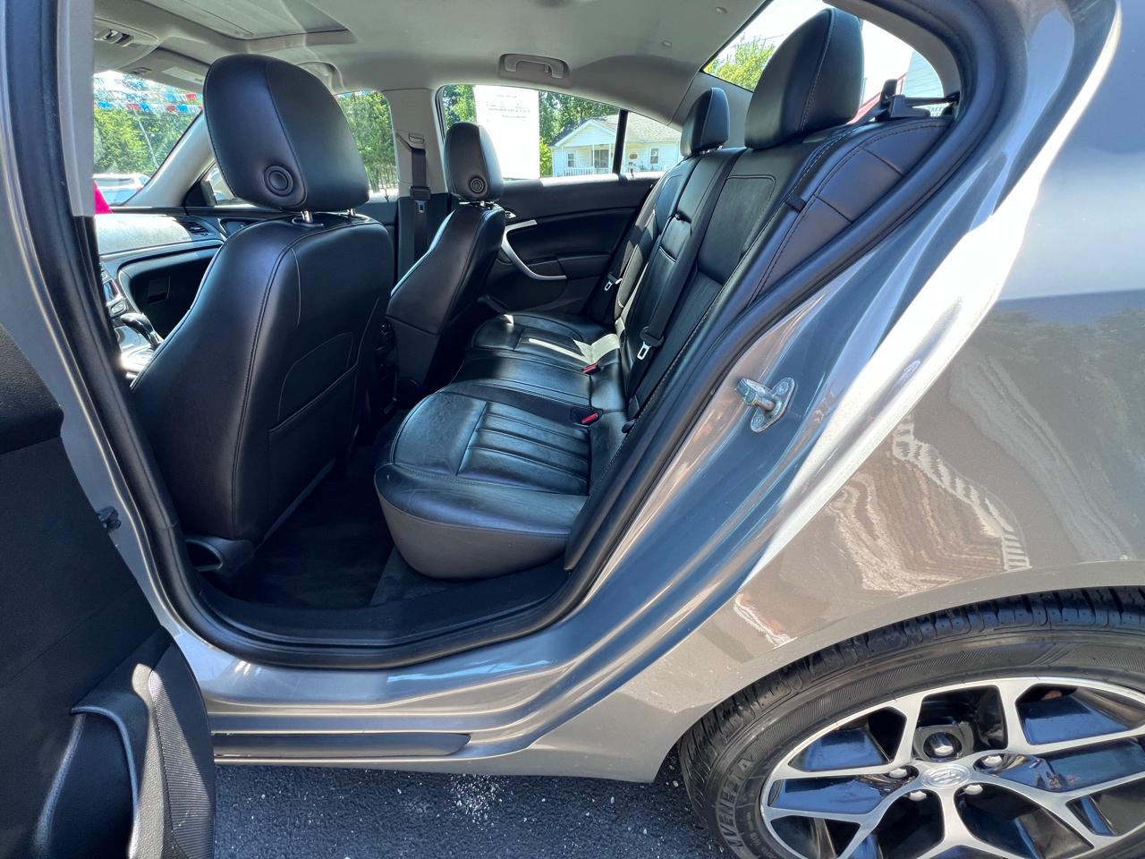 Buick Regal 4dr Sdn Sport Touring FWD 2017