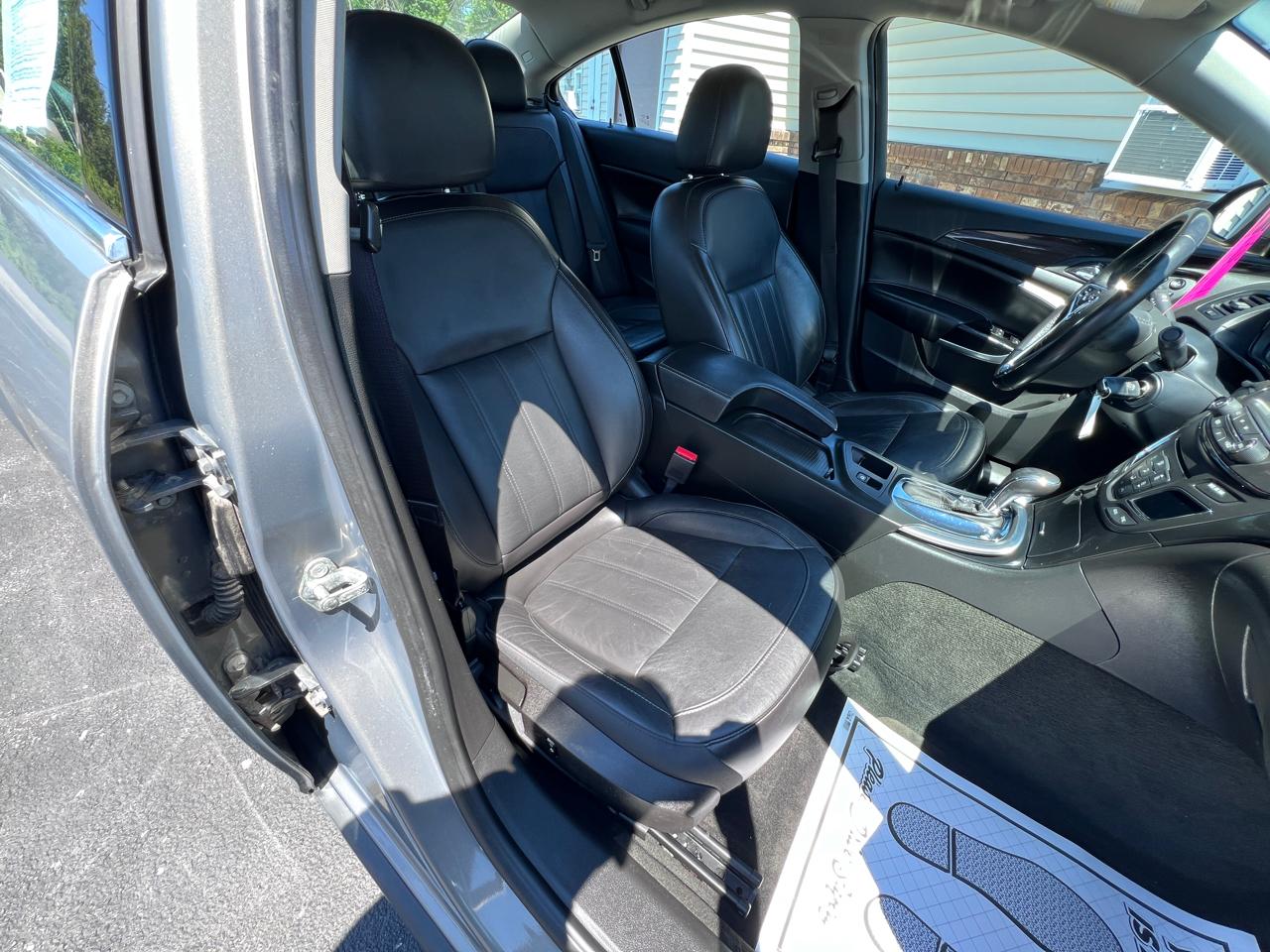 Buick Regal 4dr Sdn Sport Touring FWD 2017