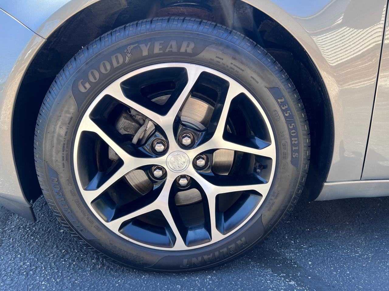 Buick Regal 4dr Sdn Sport Touring FWD 2017